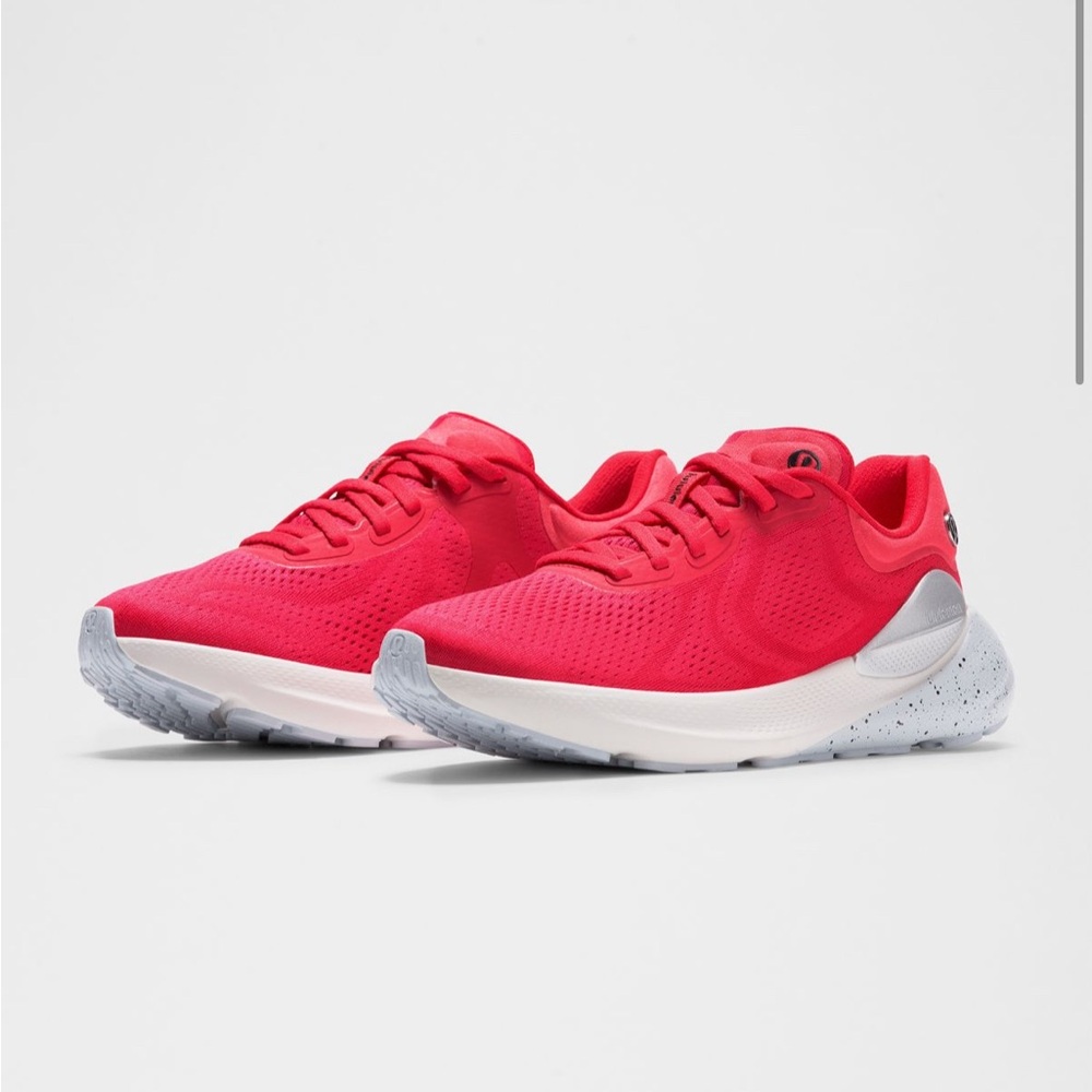 New in box lululemon Women’s Beyondfeel Running Shoe Size 8